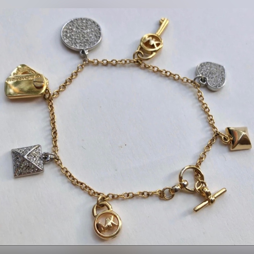 🌹🍃New Michael Kors Gold-Tone Multi Gold & Silver w/ CZ’s Charm Toggle Bracelet🍃🌹